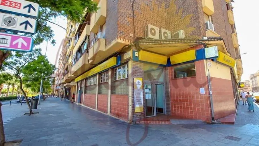 50m² commercial property for sale, Alicante, Spain No. 2715 № 10
