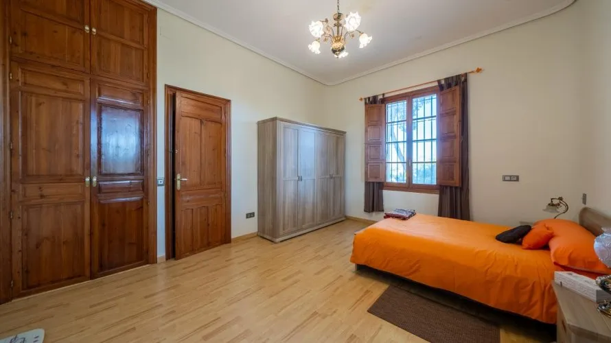 7 bedrooms house for sale, Mutxamel, Spain No. 690 № 27