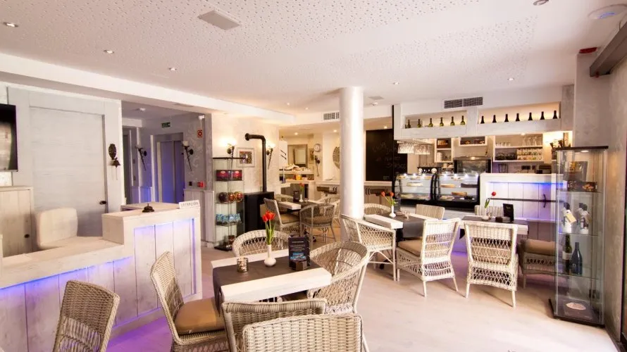 7 bedrooms hotel for sale, Busot, Spain No. 1224 № 26