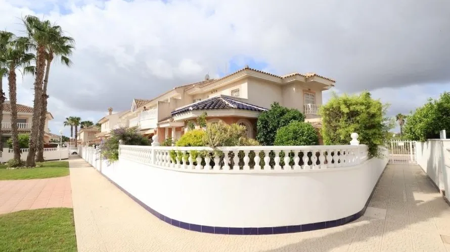 5 bedrooms house for sale, Ciudad Quesada, Spain No. 1463