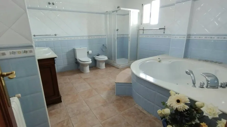 6 bedrooms apartment for sale, Torrevieja, Spain No. 884 № 16
