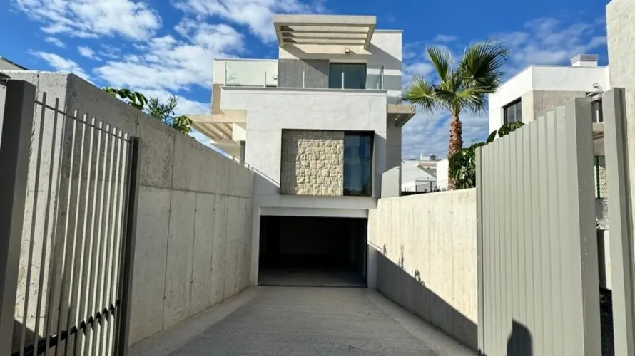 3 bedrooms villa for sale, Finestrat, Spain No. 740 № 16