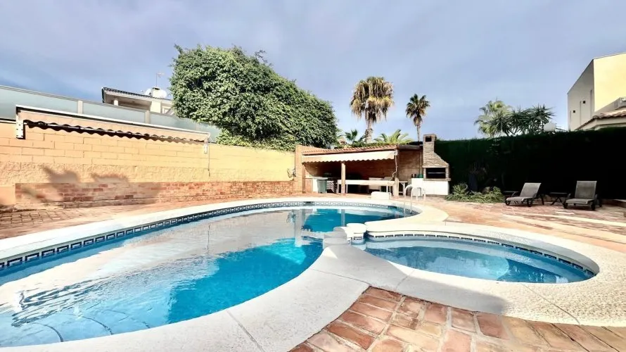 4 bedrooms villa for sale, Torrevieja, Spain No. 234 № 5