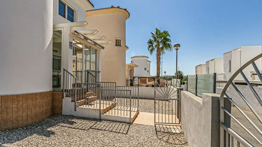 143m² villa for sale, San Fulgencio, Spain No. 1122 № 2