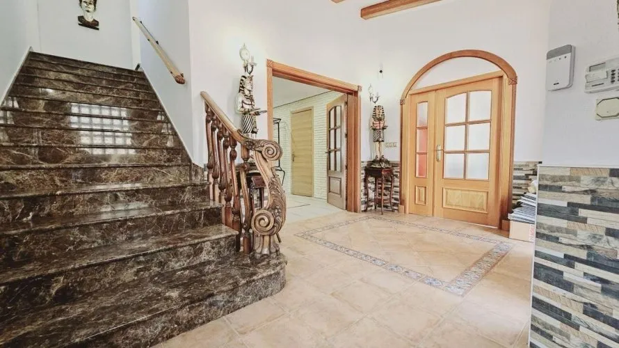 5 bedrooms villa for sale, Torrevieja, Spain No. 750 № 11