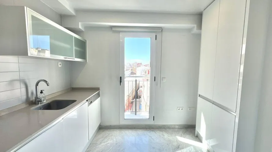 2 bedrooms penthouse for sale, Valencia, Spain No. 1331 № 4