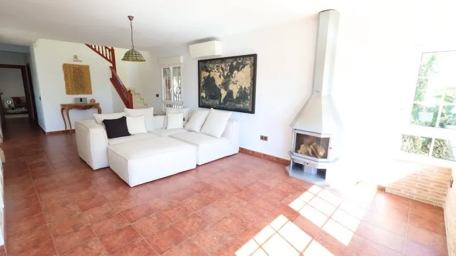 4 bedrooms apartment for sale, Villamartin, Spain No. 818