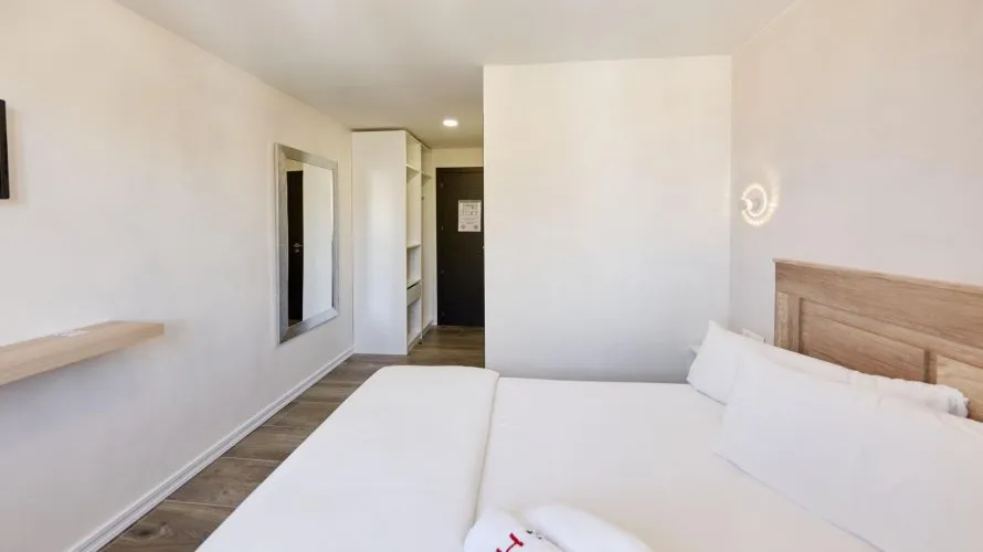 19 bedrooms hotel for sale, Cabo De Las Huertas, Spain No. 1276 № 9