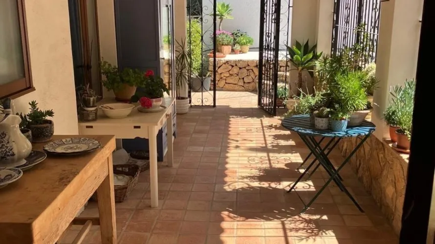 4 bedrooms villa for sale, Albir, Spain No. 610 № 18