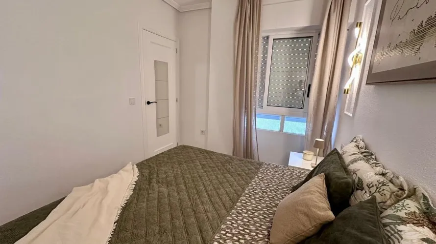 2 bedrooms apartment for sale, Torrevieja, Spain No. 1604 № 12