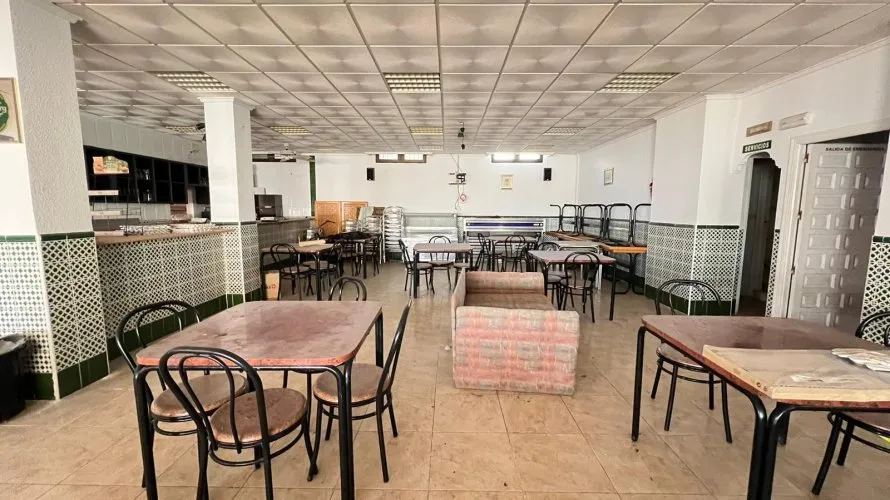 300m² commercial property for sale, Torrevieja, Spain No. 2714 № 2