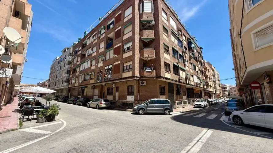 2 bedrooms apartment for sale, Torrevieja, Spain No. 2911