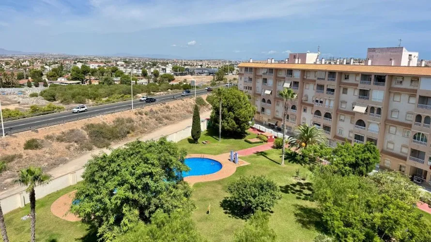 2 bedrooms penthouse for sale, Torrevieja, Spain No. 2770 № 3