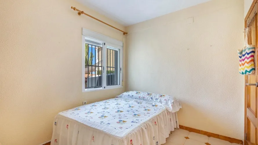 4 bedrooms villa for sale, Torrevieja, Spain No. 873 № 11