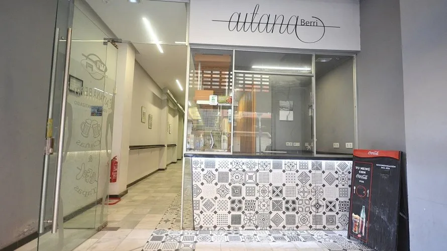 200m² commercial property for sale, Torrevieja, Spain No. 1409 № 8