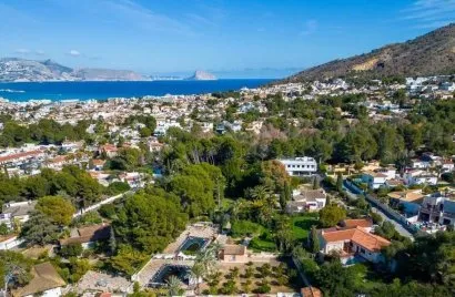 4 bedrooms villa for sale, Albir, Spain No. 855