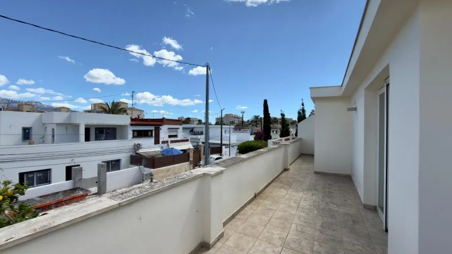 4 bedrooms house for sale, Albir, Spain No. 913 № 3