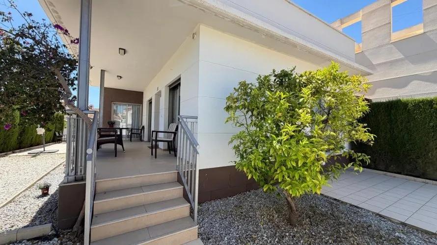 4 bedrooms villa for sale, Ciudad Quesada, Spain No. 1159 № 1