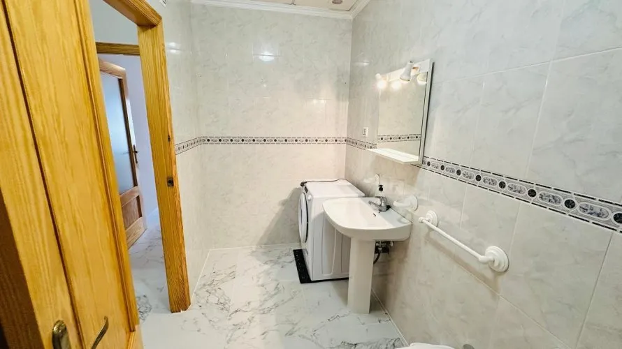 2 bedrooms apartment for sale, Torrevieja, Spain No. 2762 № 10