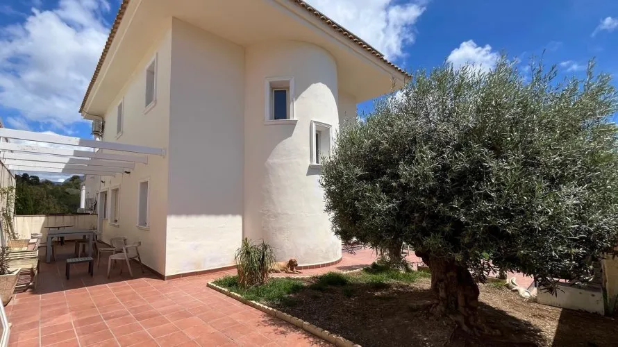 4 bedrooms apartment for sale, L'Alfàs del Pi, Spain No. 1079