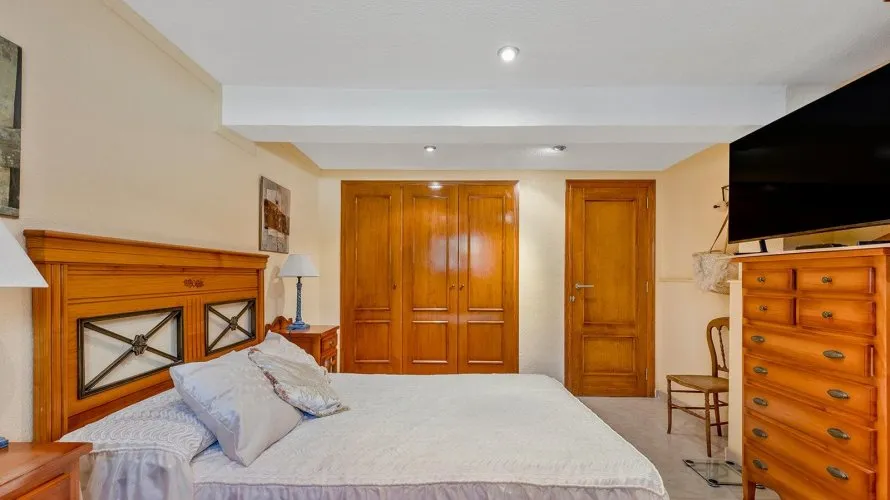4 bedrooms villa for sale, Torrevieja, Spain No. 873 № 13