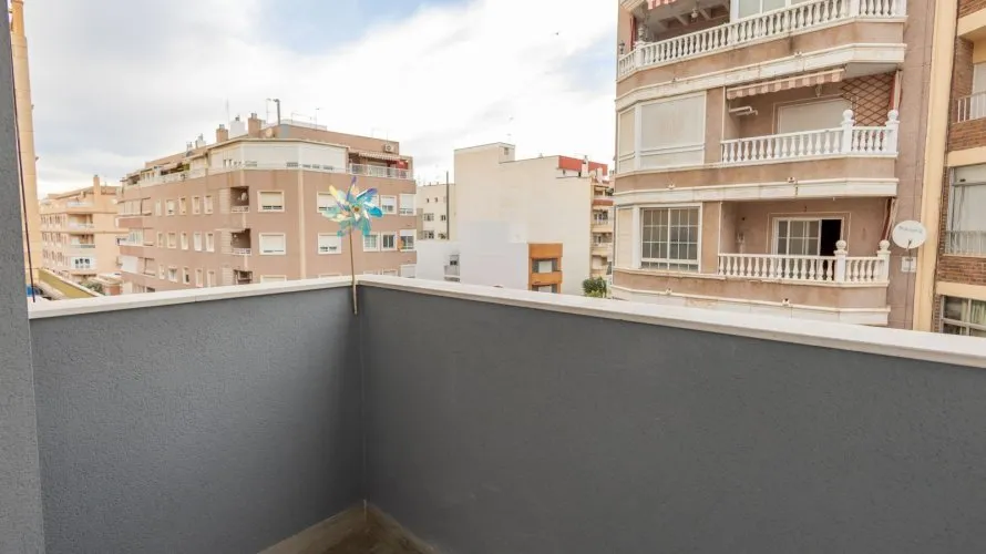 80m² apartment for sale, Torrevieja, Spain No. 1558 № 4