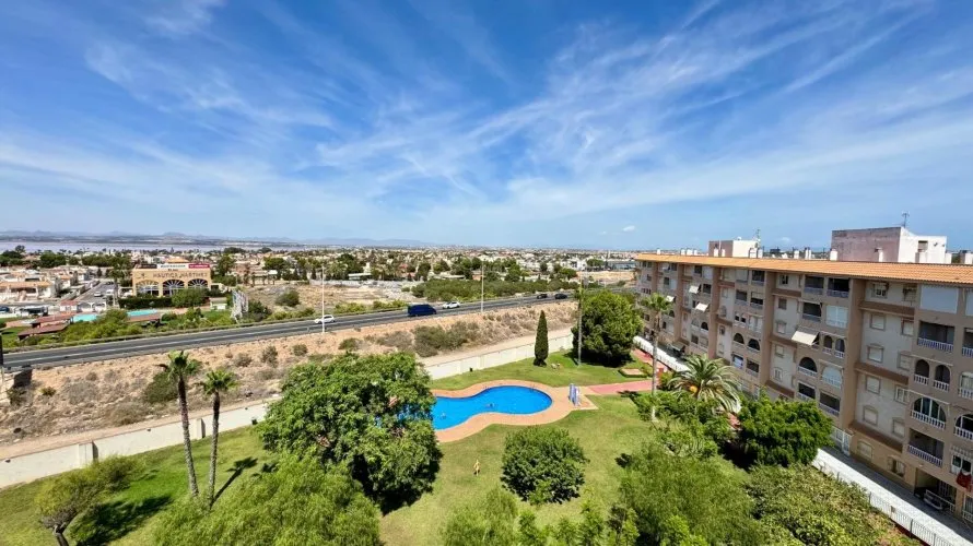 2 bedrooms penthouse for sale, Torrevieja, Spain No. 2770 № 2
