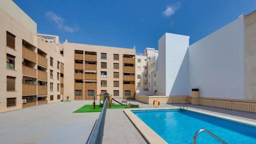 2 bedrooms apartment for sale, Torrevieja, Spain No. 1424 № 17