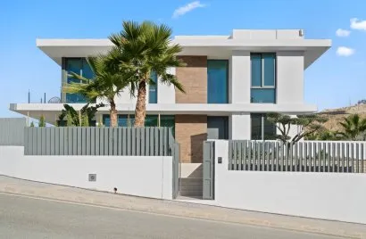 4 bedrooms villa for sale, Benidorm, Spain No. 1188