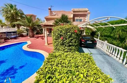 3 bedrooms villa for sale, Torrevieja, Spain No. 126