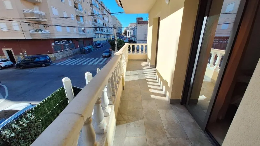3 bedrooms house for sale, Torrevieja, Spain No. 997 № 15