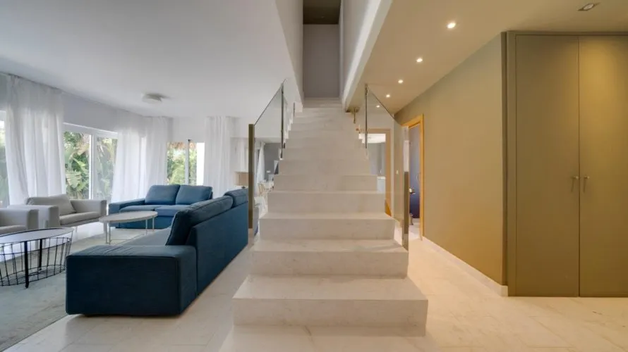 4 bedrooms villa for sale, Albir, Spain No. 561 № 1