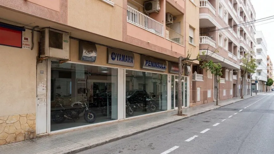 100m² commercial property for sale, Torrevieja, Spain No. 2931 № 1
