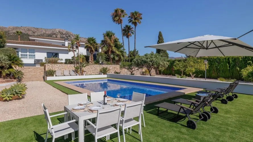6 bedrooms villa for sale, Calpe, Spain No. 232 № 10