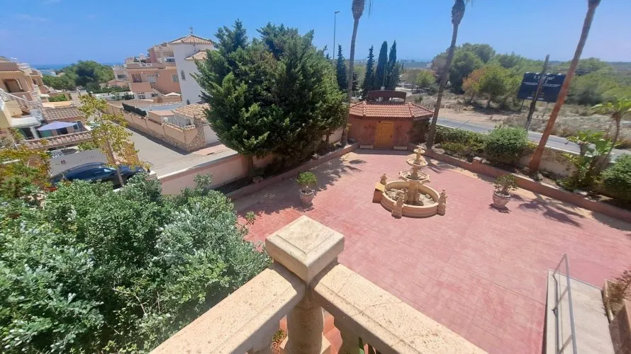 871m² commercial property for sale, La Zenia, Spain No. 96 № 8
