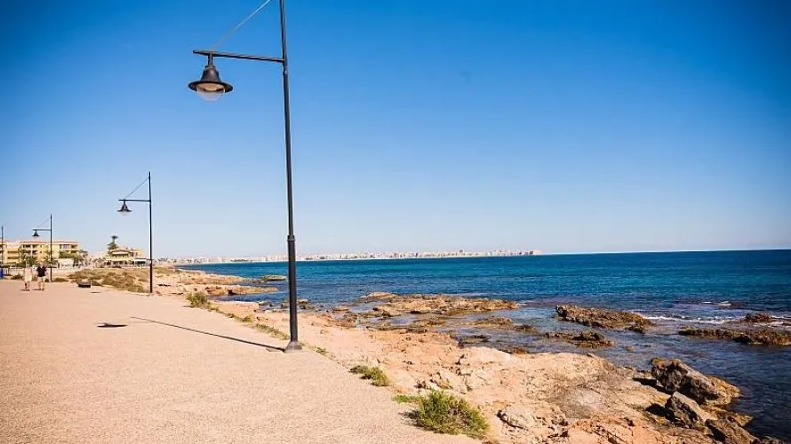 4 bedrooms villa for sale, Torrevieja, Spain No. 459 № 10