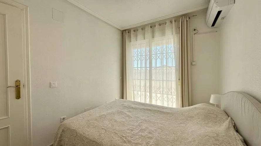 4 bedrooms villa for sale, Playa Flamenca II, Spain No. 175 № 23