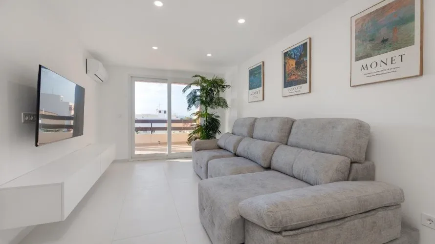 3 bedrooms apartment for sale, Torrevieja, Spain No. 908 № 2