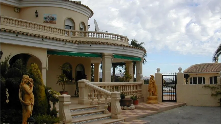 5 bedrooms villa for sale, L'Alfàs del Pi, Spain No. 493 № 8