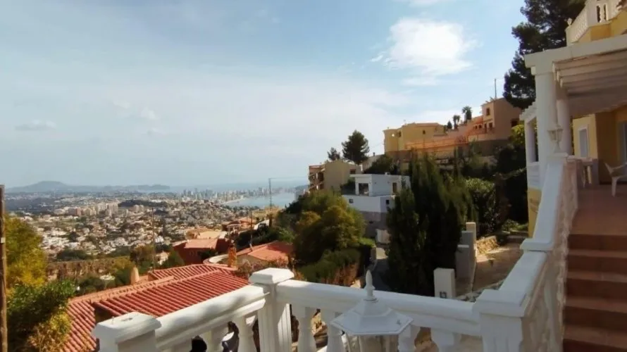 8 bedrooms villa for sale, Maryvilla, Spain No. 423 № 2