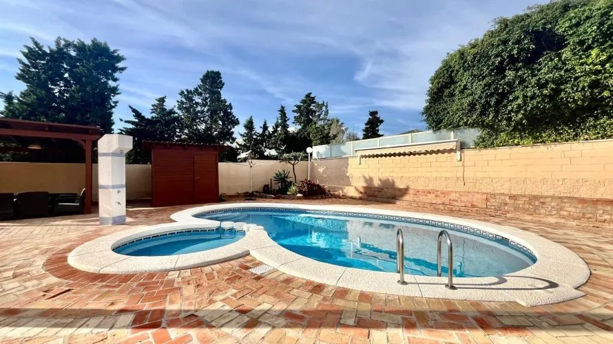 4 bedrooms villa for sale, Torrevieja, Spain No. 234 № 2