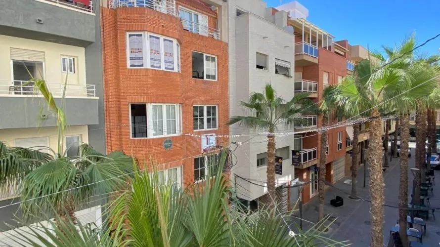 4 bedrooms apartment for sale, Torrevieja, Spain No. 817 № 14