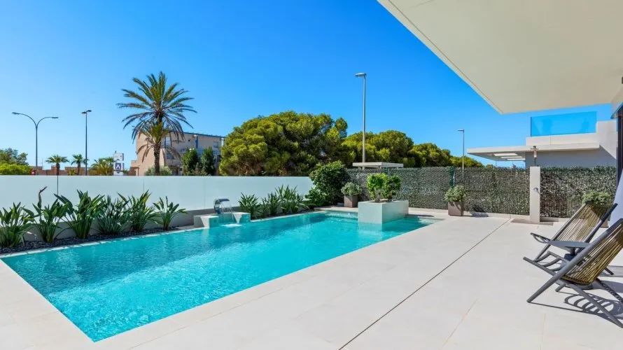 4 bedrooms villa for sale, Campoamor, Spain No. 694 № 8