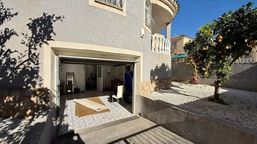 4 bedrooms villa for sale, Playa Flamenca II, Spain No. 175 № 9