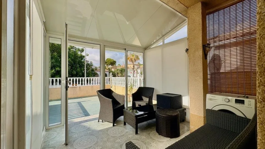 4 bedrooms house for sale, Torrevieja, Spain No. 3115 № 2