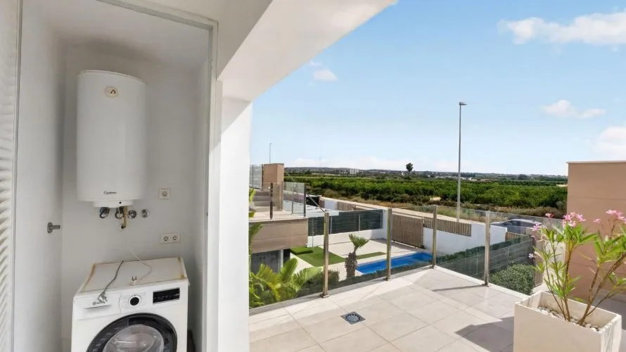 178m² villa for sale, Guardamar del Segura, Spain No. 3053 № 2