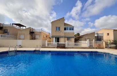 4 bedrooms house for sale, Torrevieja, Spain No. 3115