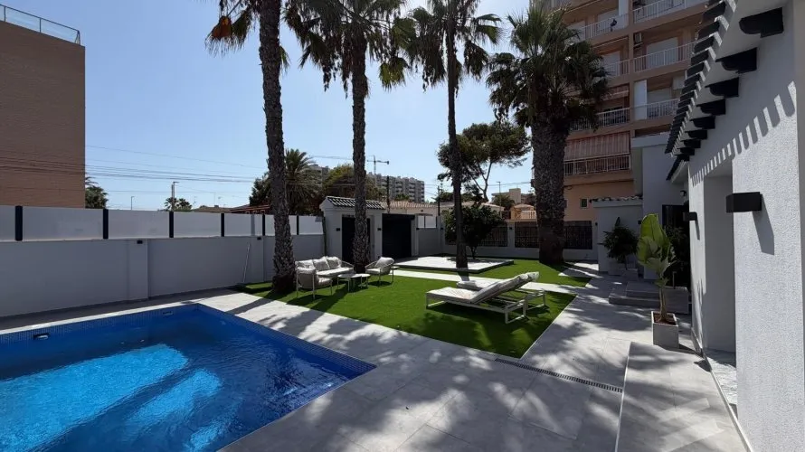 4 bedrooms villa for sale, Torrevieja, Spain No. 3132 № 13