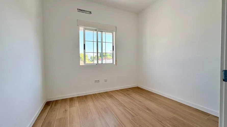 4 bedrooms house for sale, Torrevieja, Spain No. 3115 № 11