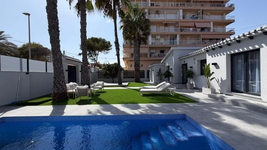 4 bedrooms villa for sale, Torrevieja, Spain No. 3132 № 10
